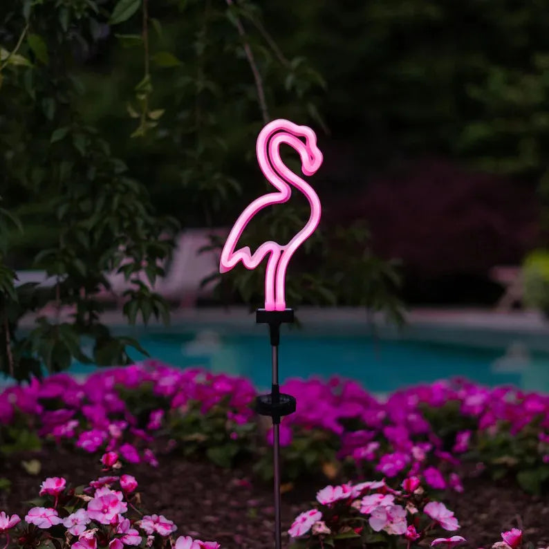 Solar Flamingo™ | Versier je tuin met charmante flamingolampen!