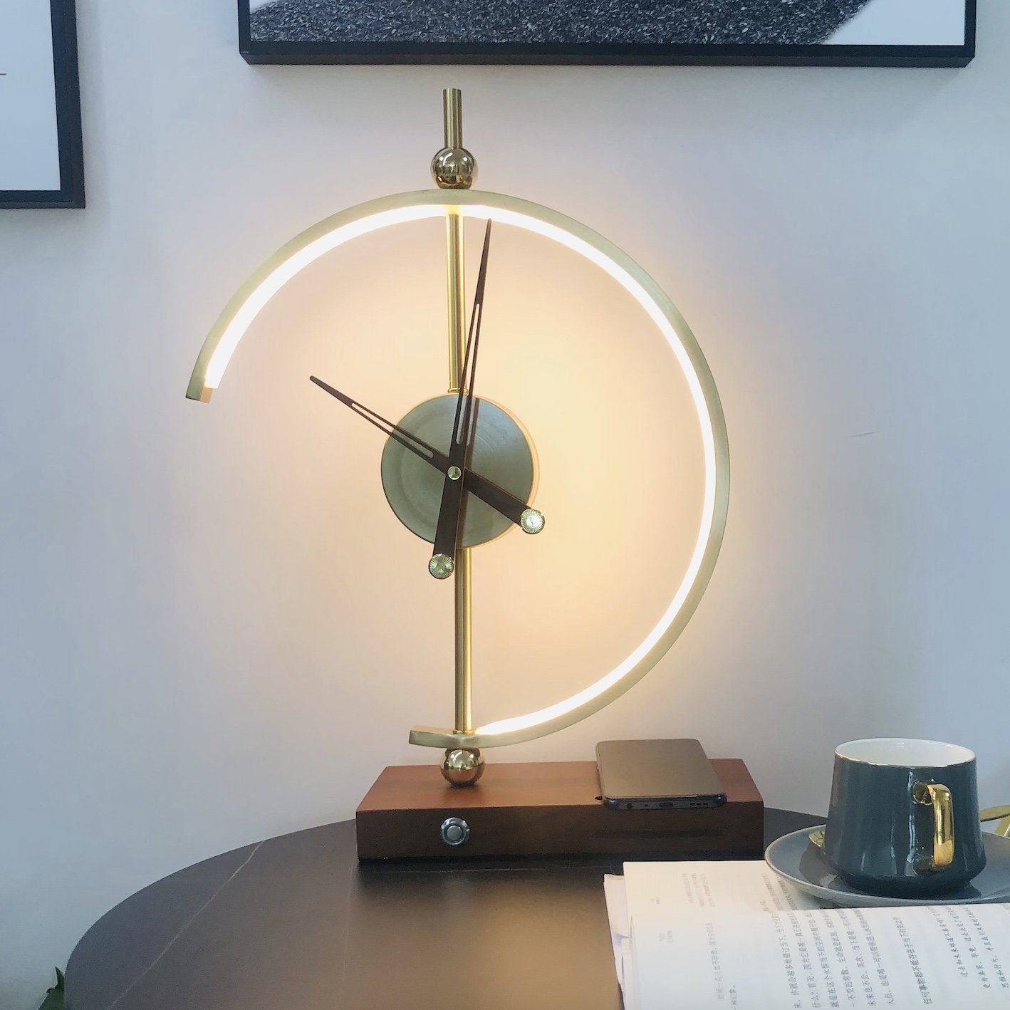 YvoyaLight™ | Luxe lamp klok met oplader | 70 EURO KORTING