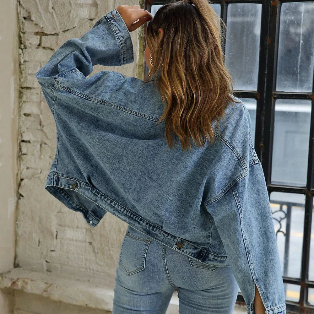 Fiona - Klassieke Denim Jack met Gebruikte Look